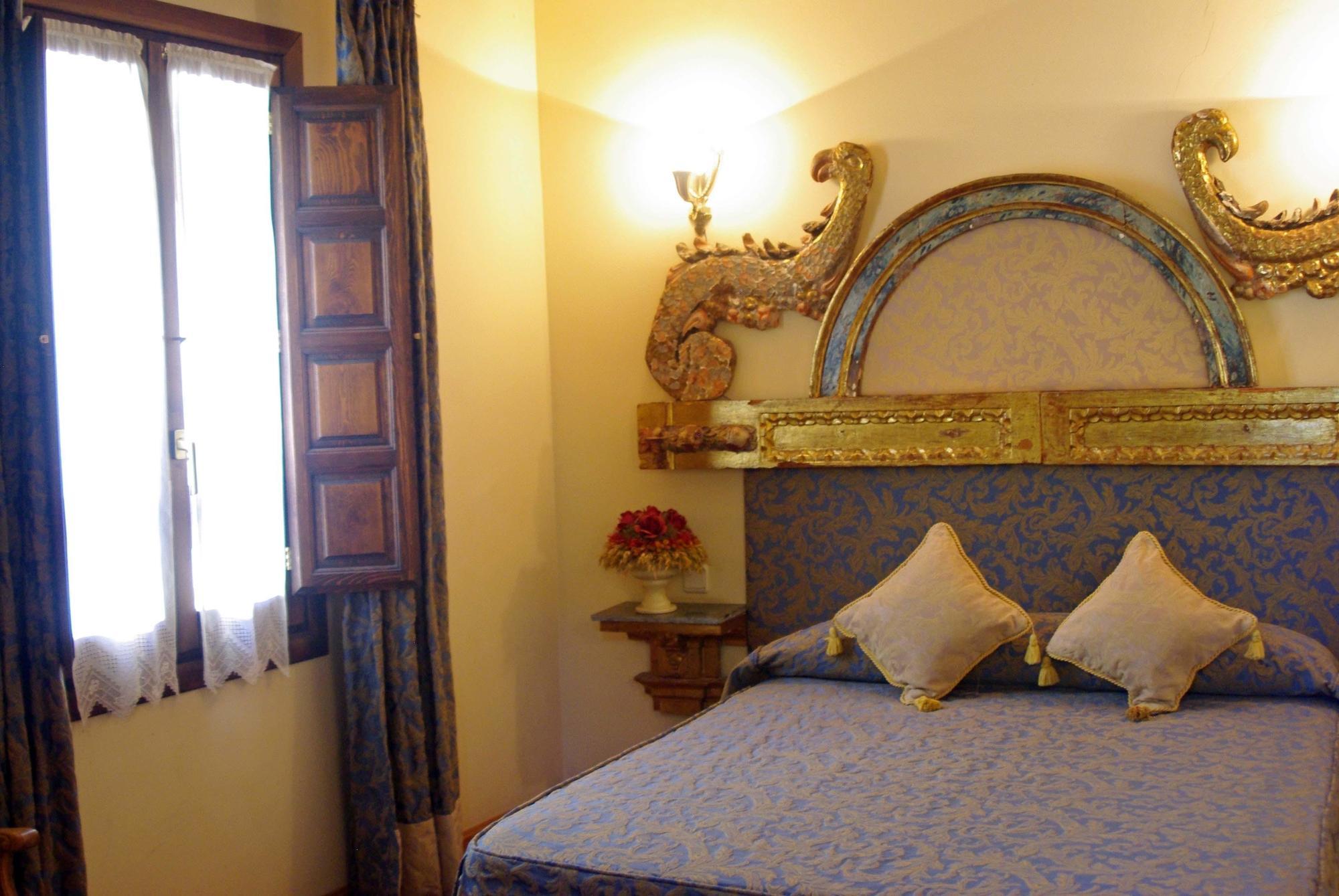 Hotel Alcazar Segovia Habitación foto